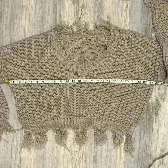Love Tree Beige Knit Sweater Cropped Long Sleeve Distressed Oversized Size S - Picture 4 of 7